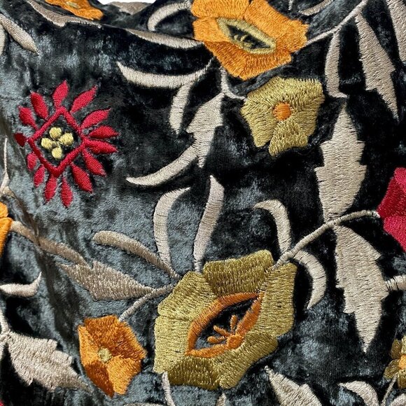 Embroidered Green Velvet Topper Shawl 56" Square w/ Fringe Luxury Tablecloth - Picture 12 of 12